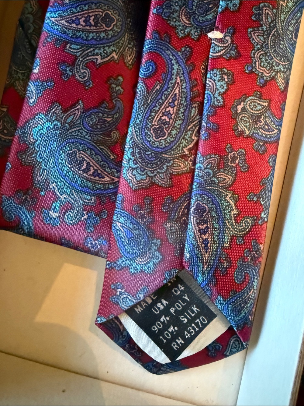 Men's Burgundy Paisley Tie and Pocket Square Set - Picture 3 of 5